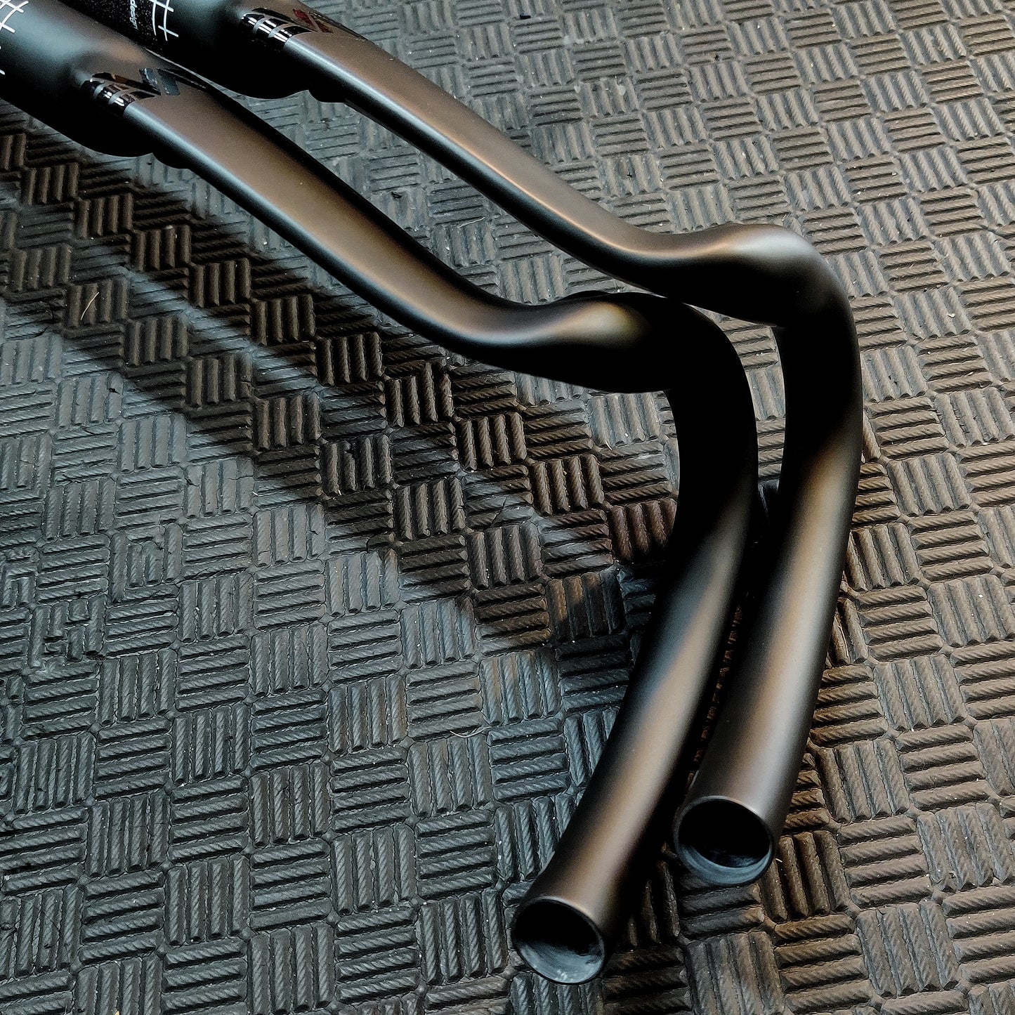 Evade Batwing Carbon