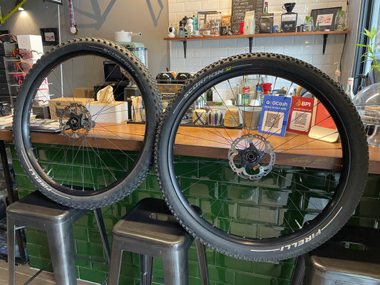 [Pre-loved] 29er Boost Wheelset - Pirelli Scorpion M/R Tires with Shimano Icetech Rotors and Boost Hubs on 40mm Rims